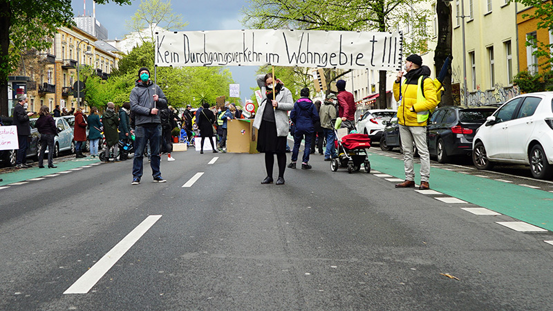 Start der Unterschriftensammlung auf der Großbeerenstraße