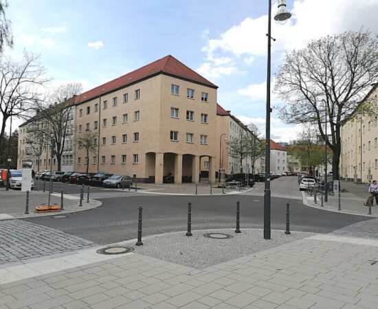 Roedeliusplatz mit Poller